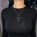 Calvaire, collier croix gothique noire, porté