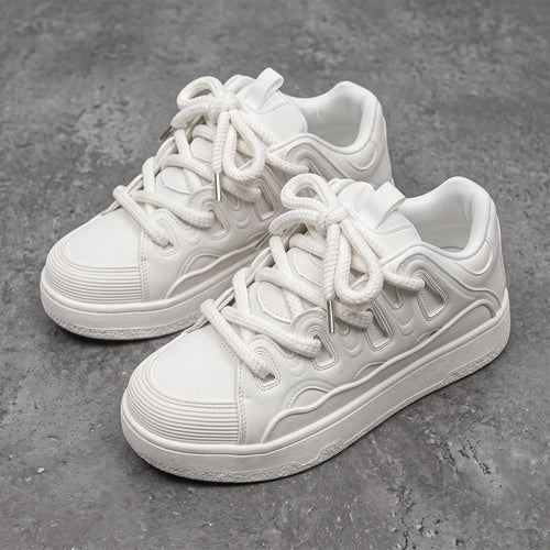 Suie, sneakers blanches à semelle épaisse